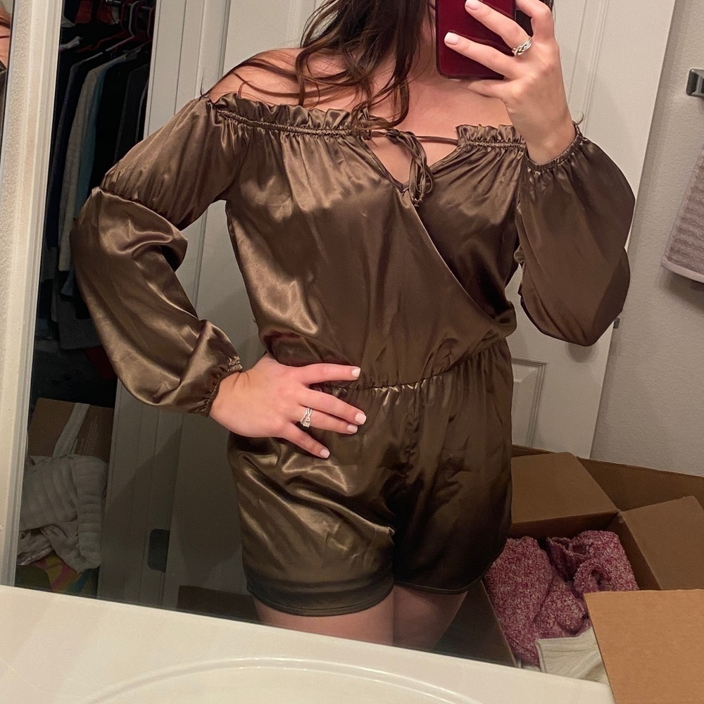 Olive green - off the shoulder jumper - Picture 7 of 7
